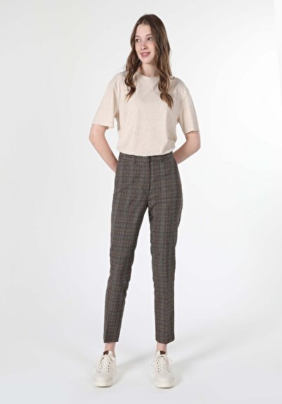 Image de Pantalon Marron Straight Leg  En  Slim Fit Femme