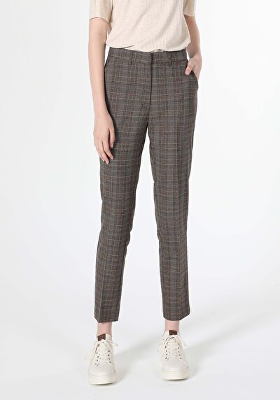 Image de Pantalon Marron Straight Leg  En  Slim Fit Femme