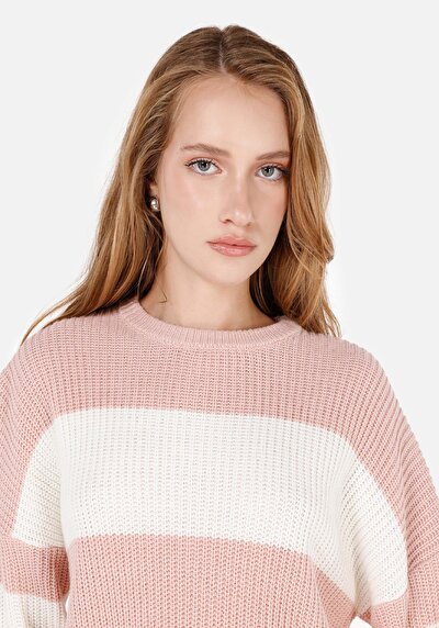 Afficher les détails de Pull Rose Regular Fit Manches Longues  Femme
