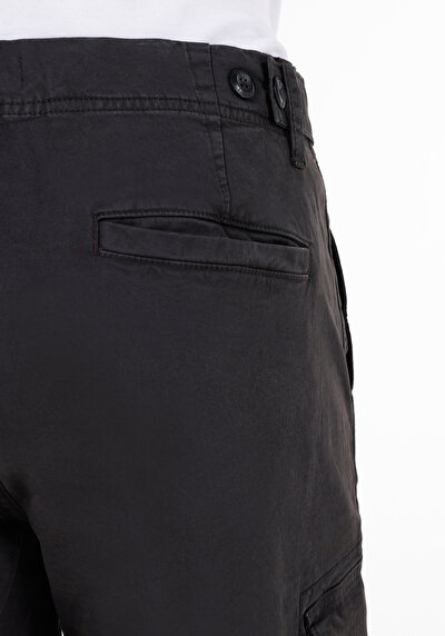Afficher les détails de Short Anthracite Regular Fit Homme