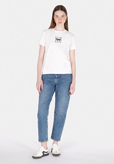 Image de T-shirt À Manches Courtes Blanc Regular Fit Brodé Femme