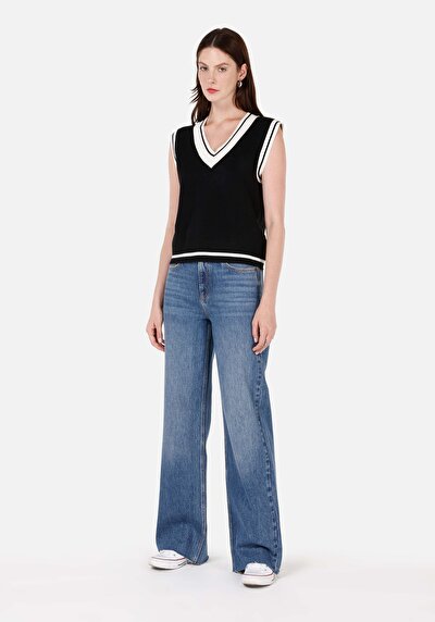 Image de Pull Noir Regular Fit Sans Manches  Femme