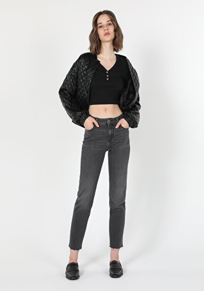 Image de 703 Carla Pantalon Denim Straight Leg En Slim Fit Femme