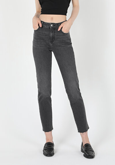 Image de 703 Carla Pantalon Denim Straight Leg  En  Slim Fit Femme
