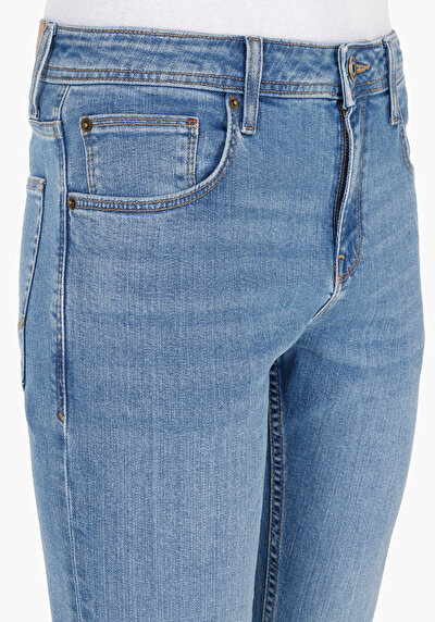 Image de 044 Karl Pantalon Denim Straight Leg Low Rise En Jean Straight Fit Homme