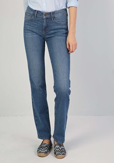 Image de 792 Mila Pantalon En Jean Bleu Straight Leg Medium Rise Regular Fit Femme