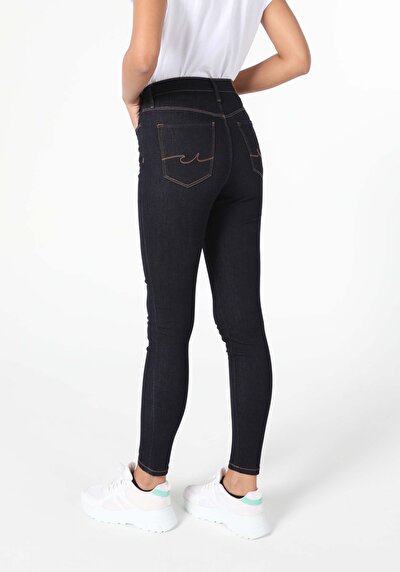 Image de 760 Diana Pantalon Denim Skinny Leg En Super Slim Fit Femme