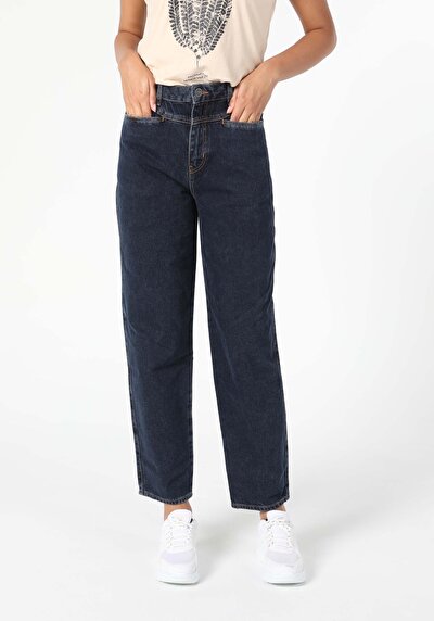 Image de 889 Katy Pantalon Denim Tapered Leg  En  High Boy Fit Femme