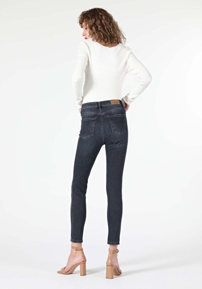 Image de 760 Diana Pantalon Denim Skinny Leg En Super Slim Fit Femme