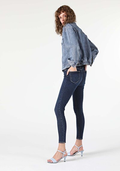 Image de 760 Diana Pantalon Denim Skinny Leg En Super Slim Fit Femme