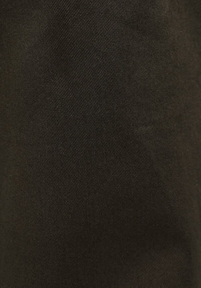 Afficher les détails de Pantalon Vert Straight Leg Medium Rise En Chino Regular Fit Homme