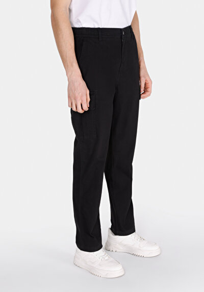 Image de Pantalon Noir Düz Paça Medium Rise En Gabardine Regular Fit Homme