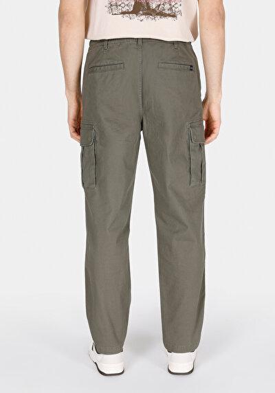 Image de Pantalon Vert Düz Paça Medium Rise En Gabardine Regular Fit Homme