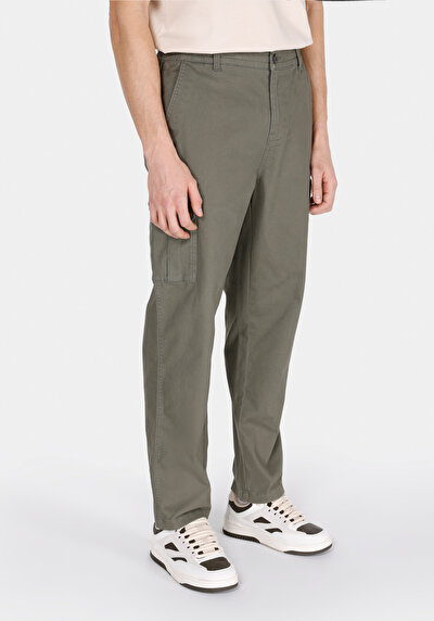 Image de Pantalon Vert Düz Paça Medium Rise En Gabardine Regular Fit Homme