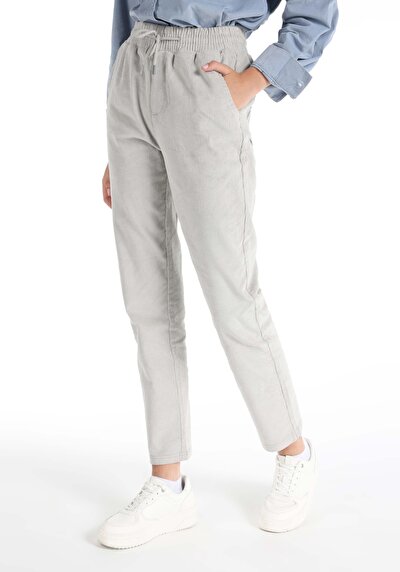 Afficher les détails de Pantalon Gris   En   Femme