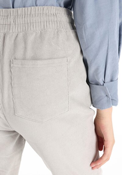 Afficher les détails de Pantalon Gris   En   Femme