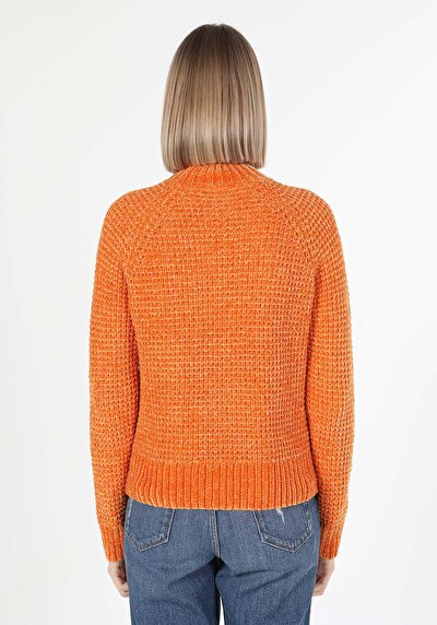 Afficher les détails de Pull Orange Regular Fit   Femme