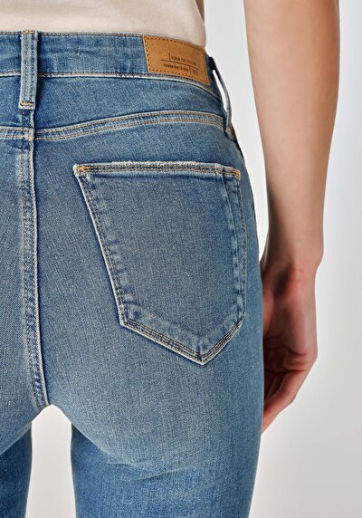 Afficher les détails de 703 Carla Pantalon Bleu   En  Slim Fit Femme