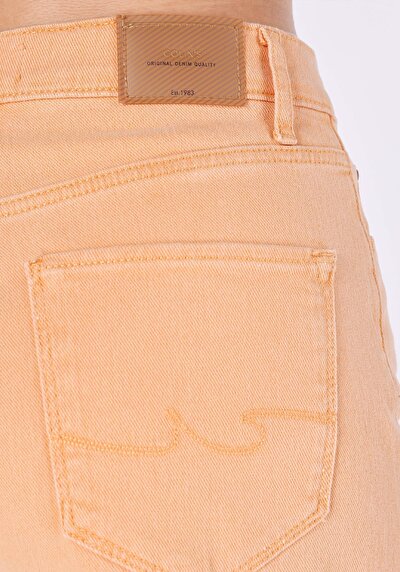 Afficher les détails de Short  Mom Short Femme