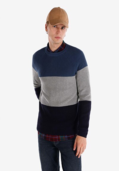 Afficher les détails de Pull Marine Regular Fit Manches Longues  Homme