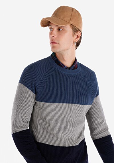 Afficher les détails de Pull Marine Regular Fit Manches Longues  Homme