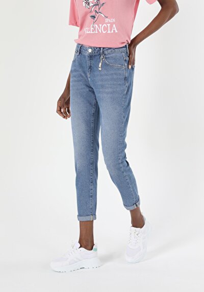 Afficher les détails de 893 Julia Pantalon Denim Tapered Leg  En  Boyfriend Fit Femme