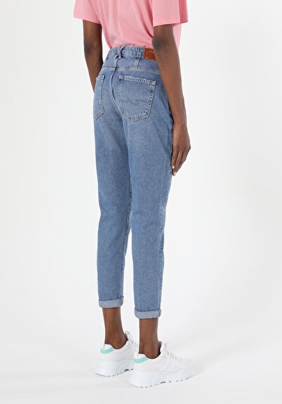 Afficher les détails de 893 Julia Pantalon Denim Tapered Leg  En  Boyfriend Fit Femme