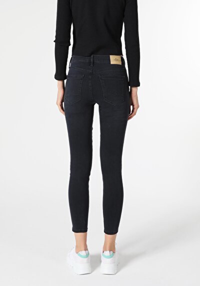 Image de 759 Lara Pantalon Denim Skinny Leg En Super Slim Fit Femme