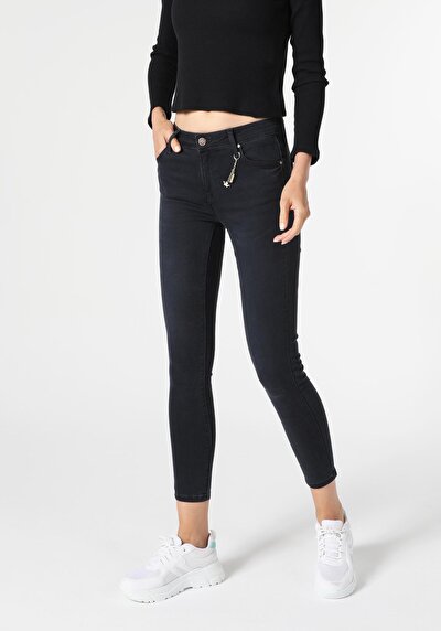 Image de 759 Lara Pantalon Denim Skinny Leg En Super Slim Fit Femme