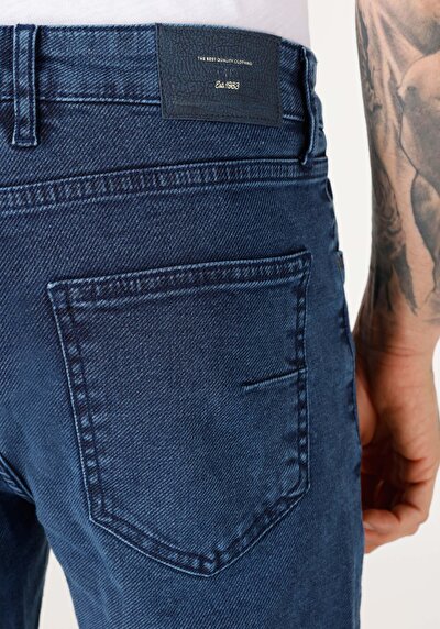 Afficher les détails de Pantalon Bleu Düz Paça Medium Rise En  Straight Fit Homme