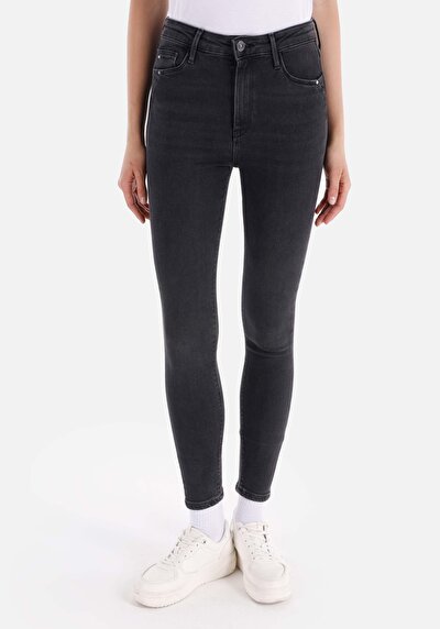 Image de 759 Lara Pantalon Noir Skinny Leg Medium Rise En Skinny Fit Femme