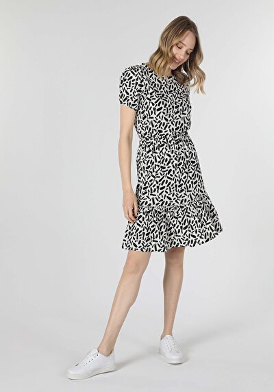 Image de Robe Blanc Regular Fit Manches Courtes   Femme