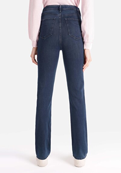 Image de 792 Mila Pantalon Bleu Foncé Slim Straight Leg Medium Rise En Jean Regular Fit Femme