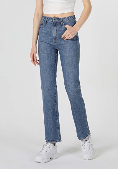 Image de 792 Mila Pantalon Denim Straight Leg En Regular Fit Femme