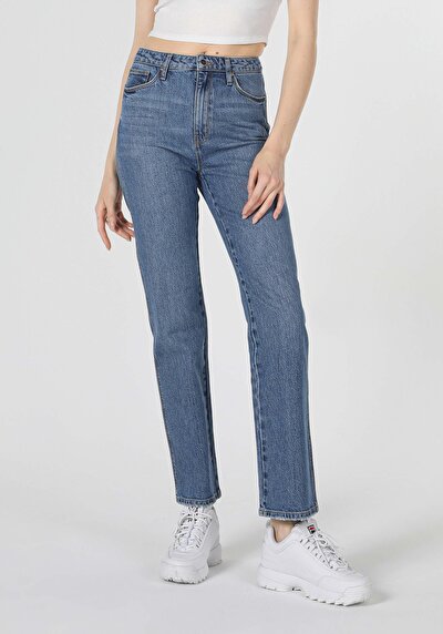 Image de 792 Mila Pantalon Denim Straight Leg  En  Regular Fit Femme