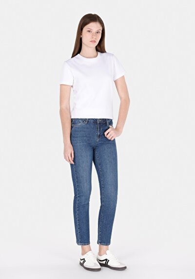 Image de 703 Carla Pantalon Straight Leg Medium Rise En Jean Slim Fit Femme