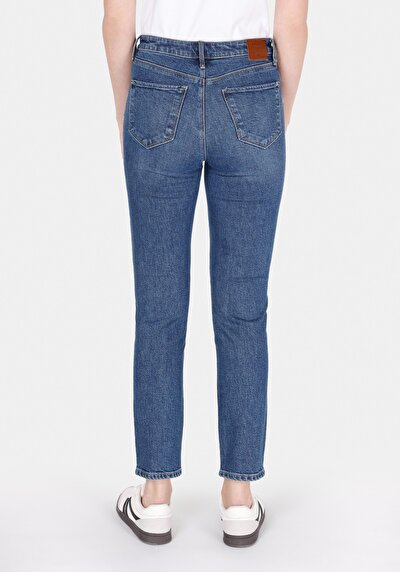 Image de 703 Carla Pantalon Straight Leg Medium Rise En Jean Slim Fit Femme