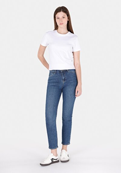 Image de 703 Carla Pantalon Straight Leg Medium Rise En Jean Slim Fit Femme