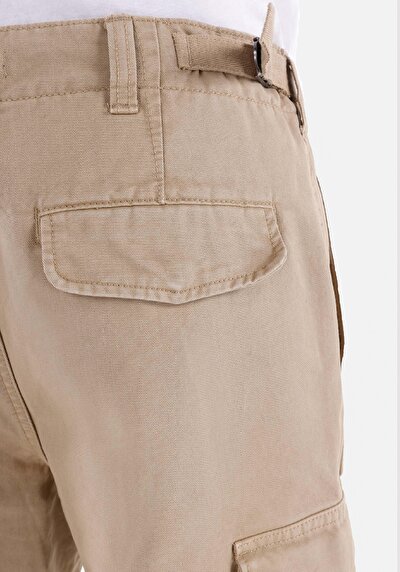 Afficher les détails de Pantalon Beige   En   Homme