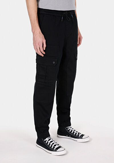 Image de Pantalon Noir Lastikli Medium Rise En Gabardine Slim Fit Homme