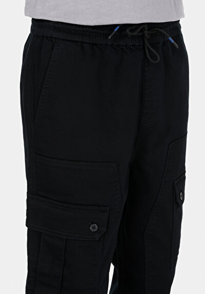 Image de Pantalon Noir Lastikli Medium Rise En Gabardine Slim Fit Homme