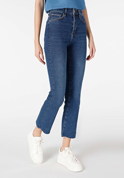 Image de 771 Emery Pantalon Denim Crop Flare High Rise En Regular Fit Femme