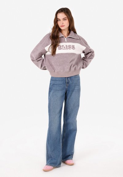 Image de Pull-over Rose Regular Fit Femme