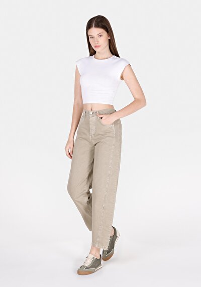 Image de Pantalon Kaki Wide Leg Medium Rise En Gabardine Balloon Fit Femme