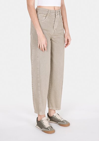 Image de Pantalon Kaki Wide Leg Medium Rise En Gabardine Balloon Fit Femme