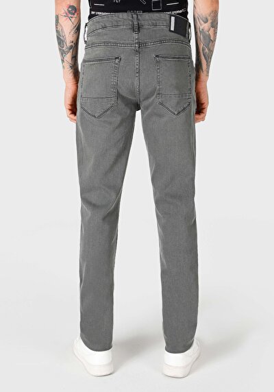 Image de 044 Karl Pantalon Gris Straight Leg Low Rise En Straight Fit Homme