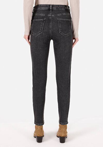 Image de 703 Carla Pantalon Bleu Narrow Leg Medium Rise En Jean Slim Fit Femme