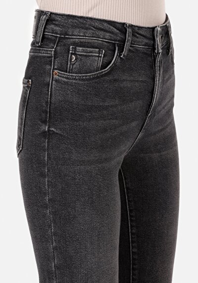 Image de 703 Carla Pantalon Bleu Narrow Leg Medium Rise En Jean Slim Fit Femme