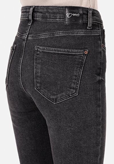 Afficher les détails de 703 Carla Pantalon Bleu Narrow Leg Medium Rise En Jean Slim Fit Femme