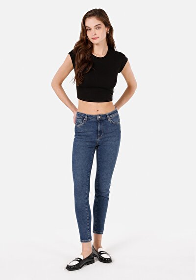 Image de 759 Lara Pantalon Denim Skinny Leg Medium Rise En Jean Skinny Fit Femme